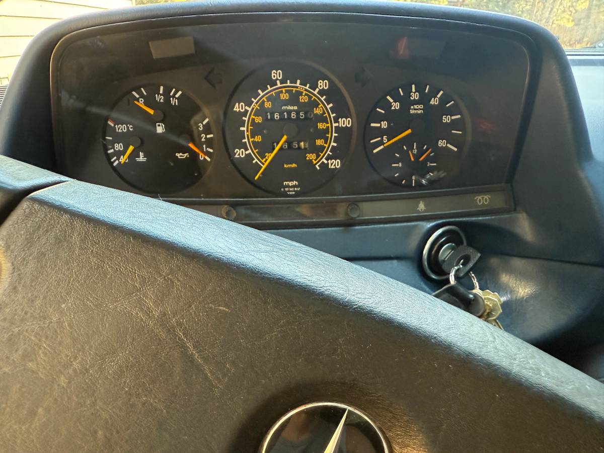 Mercedes-benz-300td-diesel-1983-blue