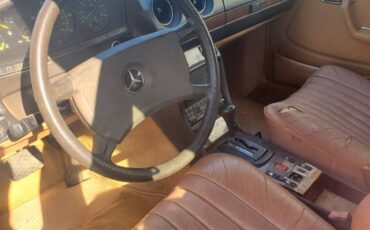 Mercedes-benz-300td-diesel-1985-grey-1