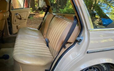 Mercedes-benz-300td-wagon-diesel-1983-13