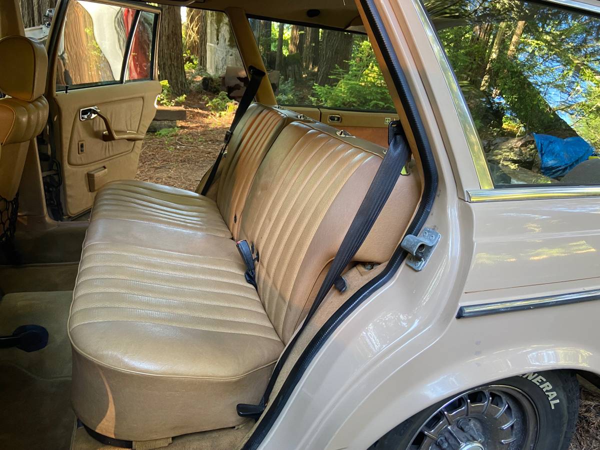 Mercedes-benz-300td-wagon-diesel-1983-13