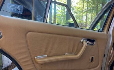 Mercedes-benz-300td-wagon-diesel-1983-17