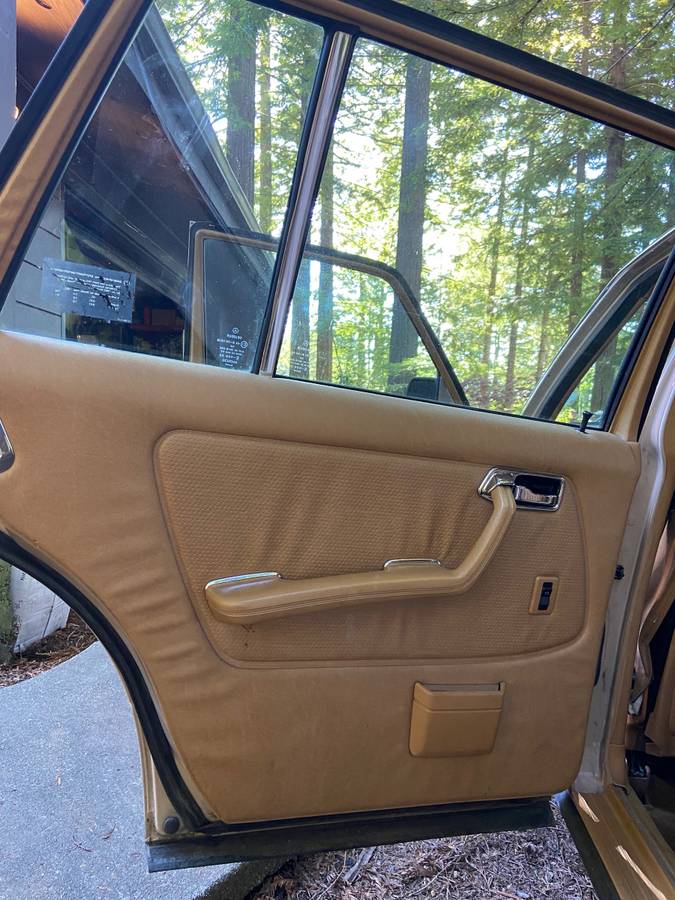 Mercedes-benz-300td-wagon-diesel-1983-17
