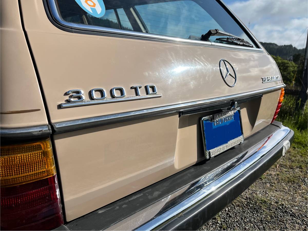 Mercedes-benz-300td-wagon-diesel-1983
