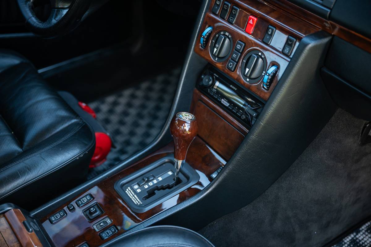 Mercedes-benz-300te-24-3.4-amg-1991-11