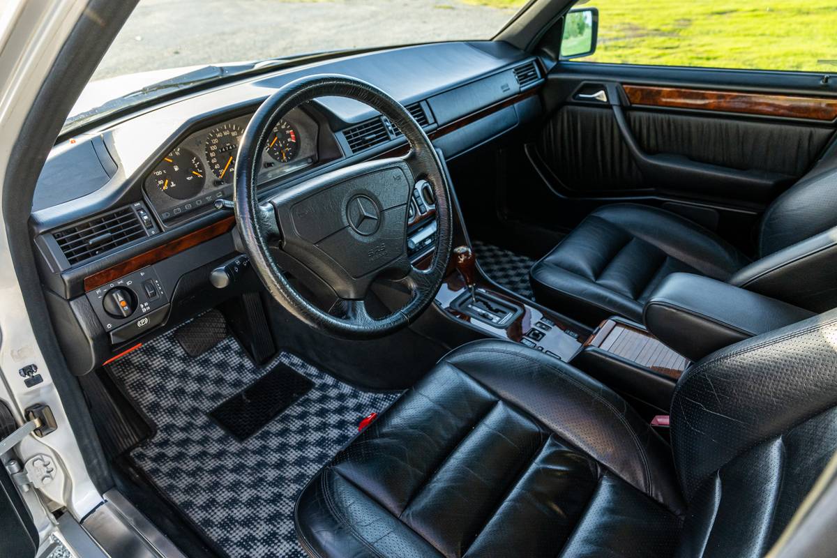 Mercedes-benz-300te-24-3.4-amg-1991-16