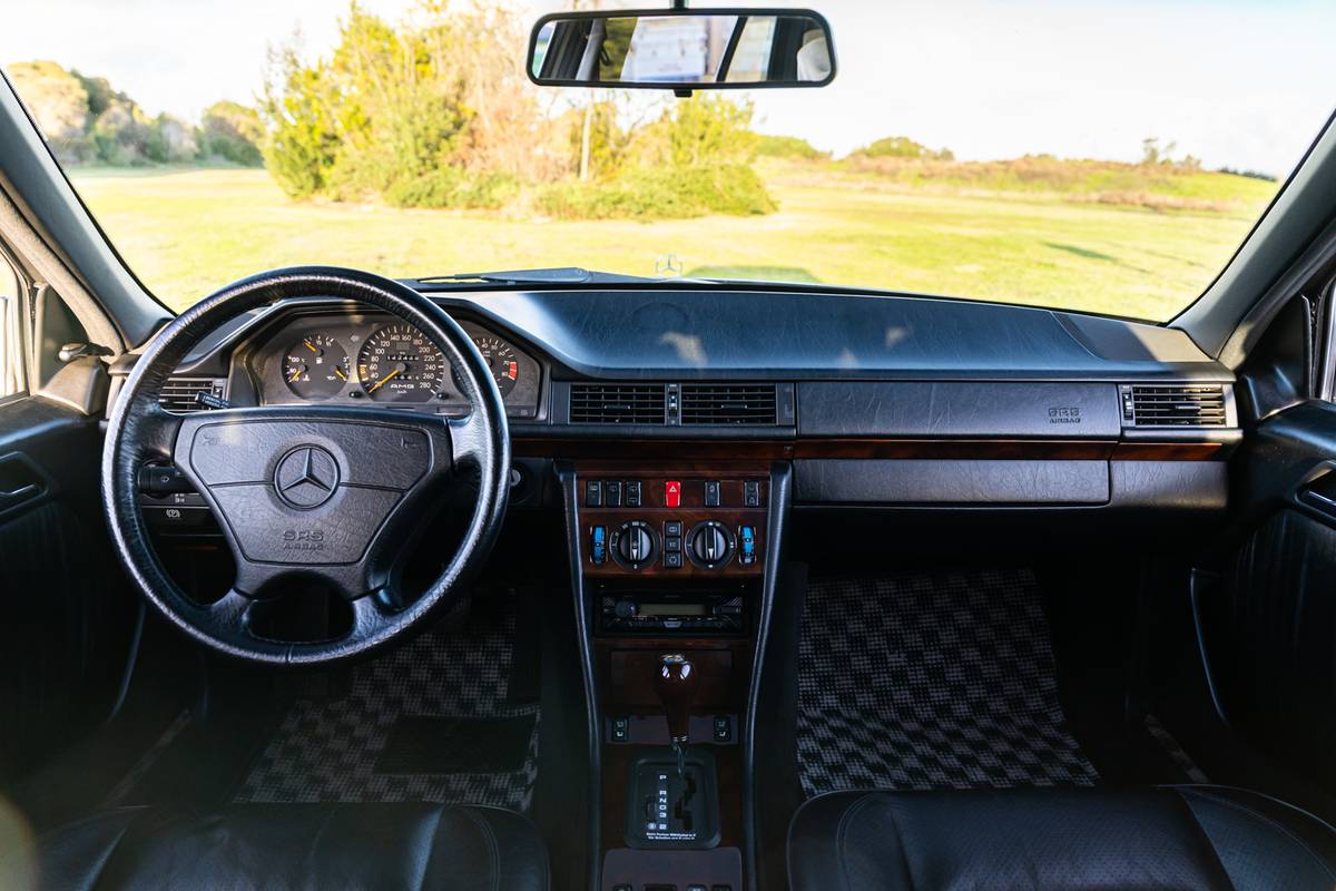 Mercedes-benz-300te-24-3.4-amg-1991-19