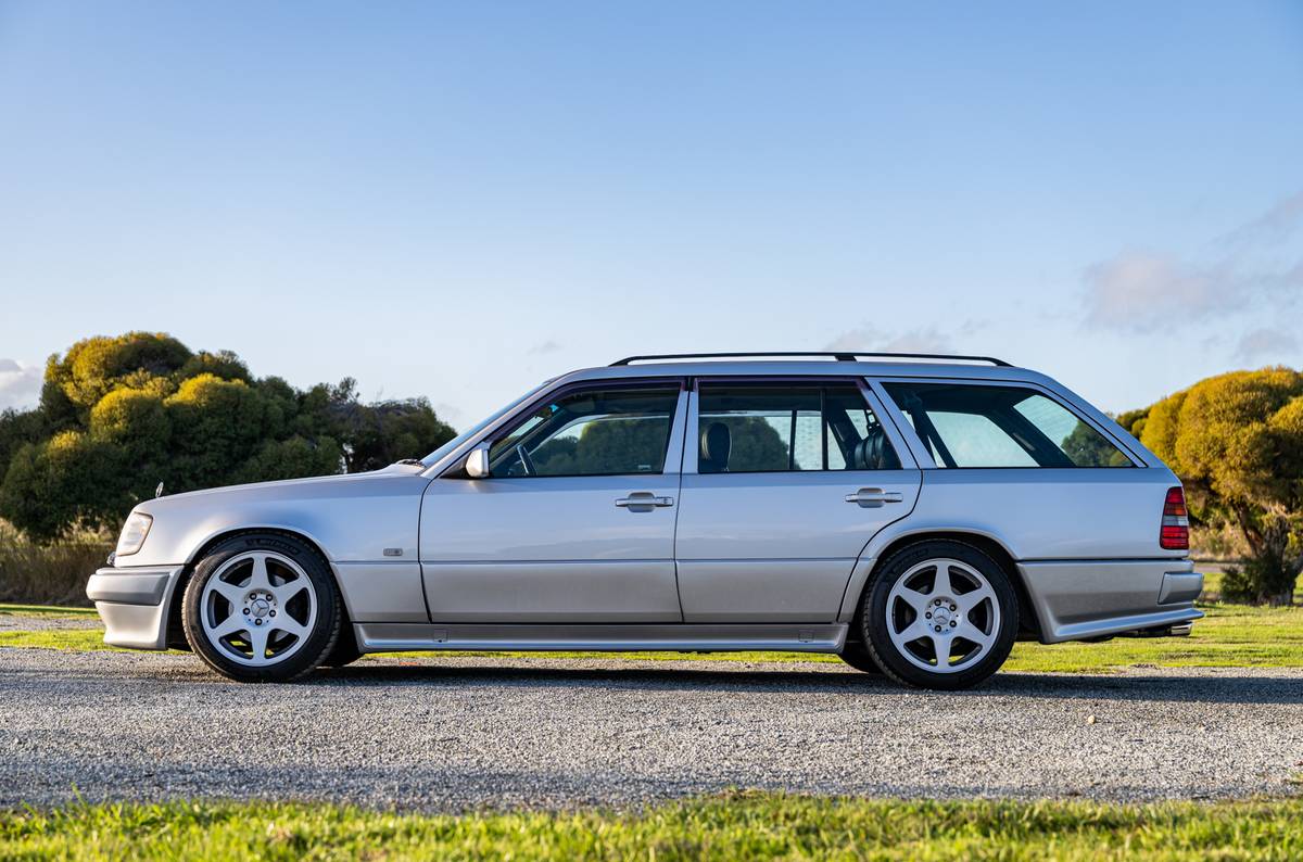 Mercedes-benz-300te-24-3.4-amg-1991-4