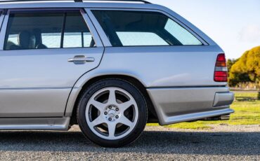 Mercedes-benz-300te-24-3.4-amg-1991-6