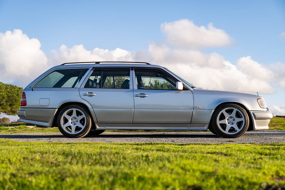 Mercedes-benz-300te-24-3.4-amg-1991-7