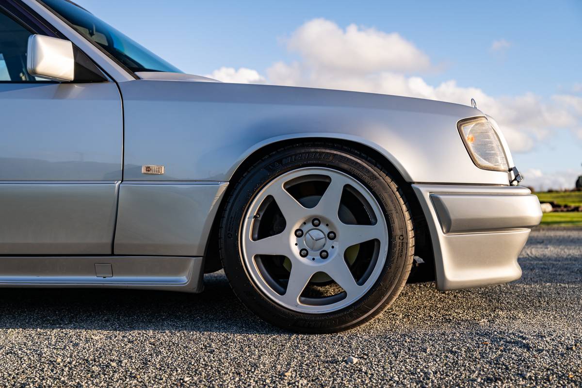 Mercedes-benz-300te-24-3.4-amg-1991-8