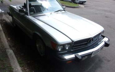 Mercedes-benz-380-1982-blue-10