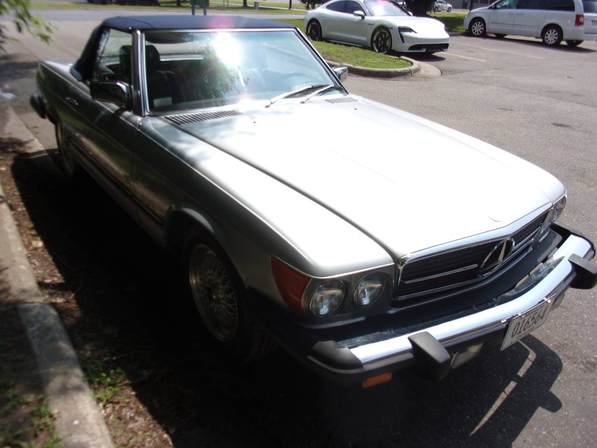 Mercedes-benz-380-1982-blue-11