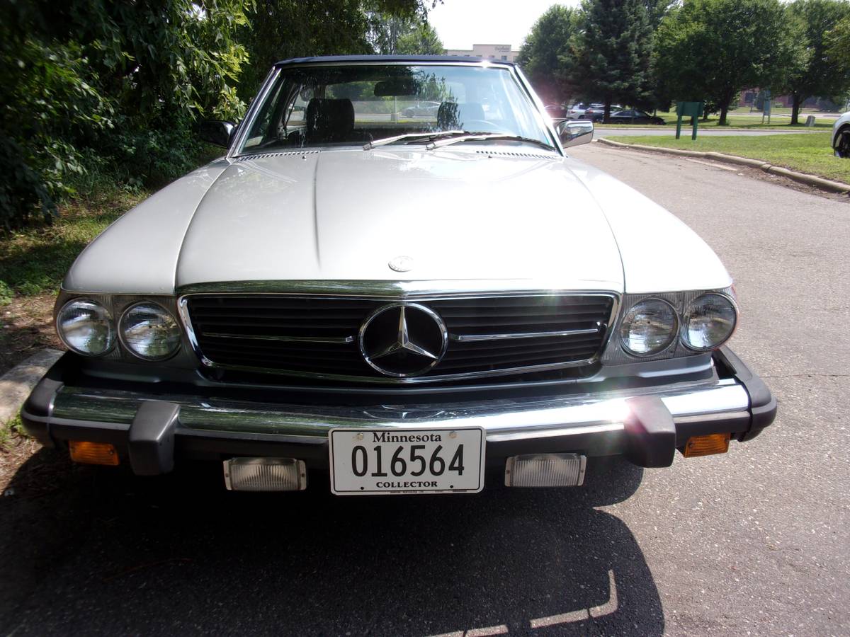 Mercedes-benz-380-1982-blue-13