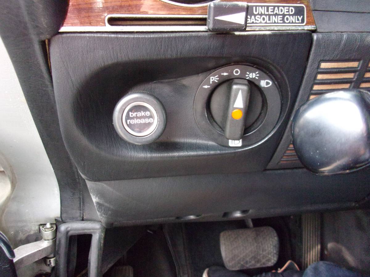 Mercedes-benz-380-1982-blue-19