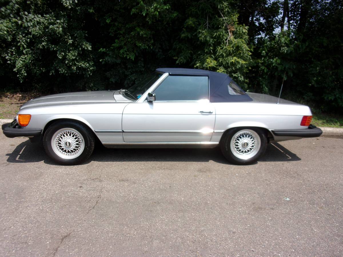 Mercedes-benz-380-1982-blue-2
