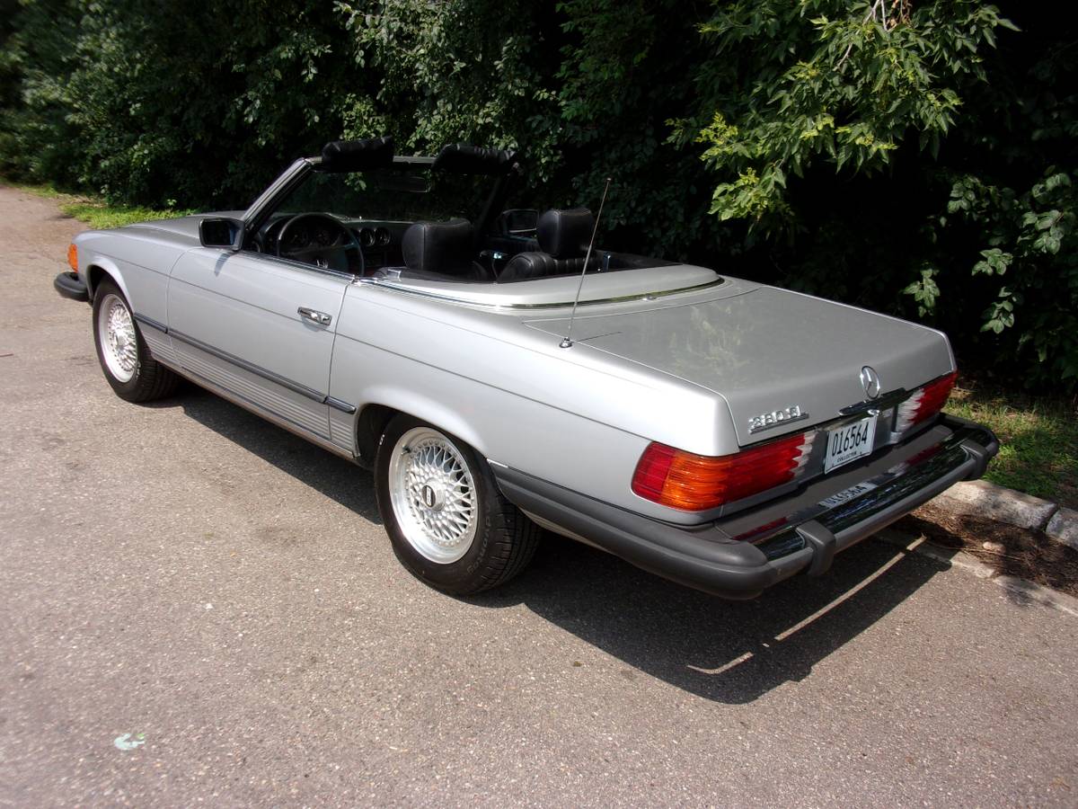 Mercedes-benz-380-1982-blue-3