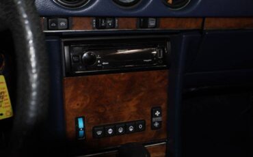 Mercedes-benz-380-class-1985-white-19