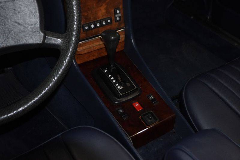 Mercedes-benz-380-class-1985-white-20