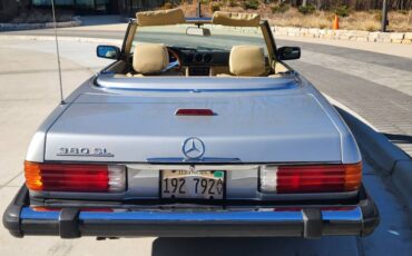 Mercedes-benz-380sl-1981-18
