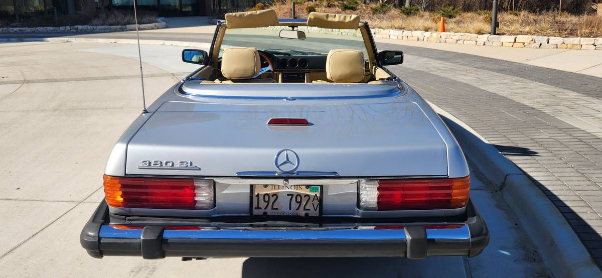 Mercedes-benz-380sl-1981-18