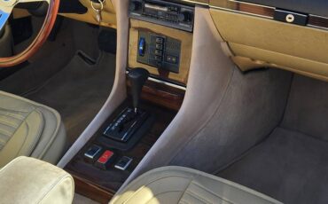 Mercedes-benz-380sl-1981-21