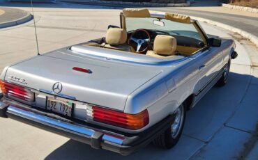 Mercedes-benz-380sl-1981-23