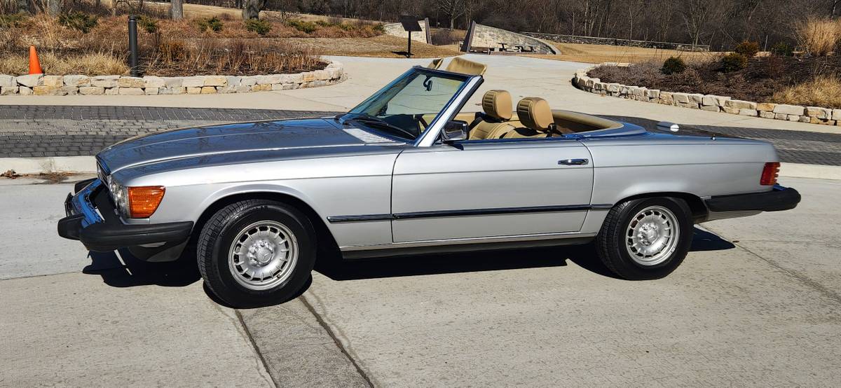 Mercedes-benz-380sl-1981-3
