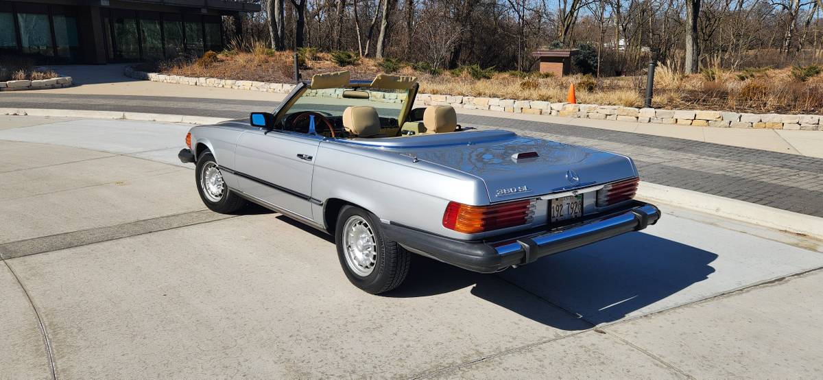 Mercedes-benz-380sl-1981-5