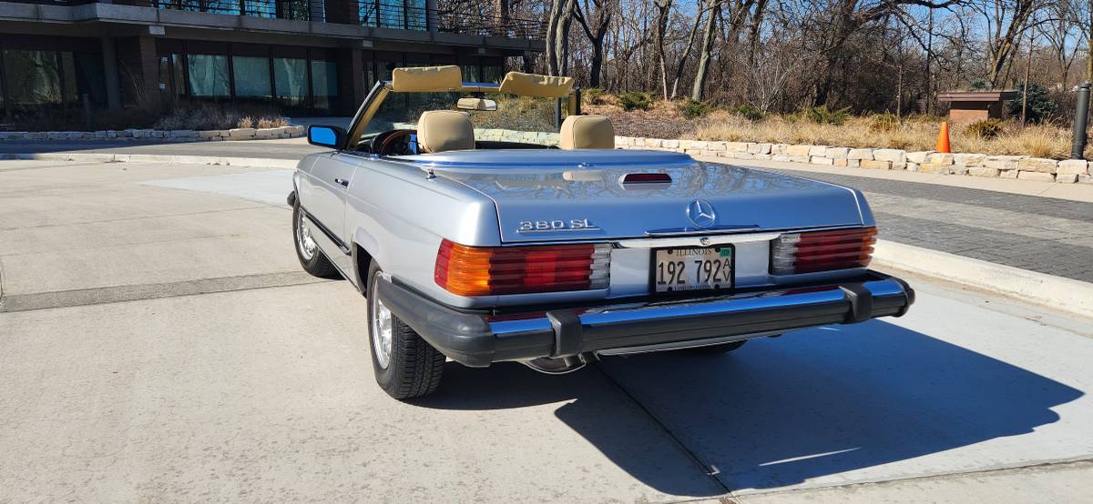 Mercedes-benz-380sl-1981-6