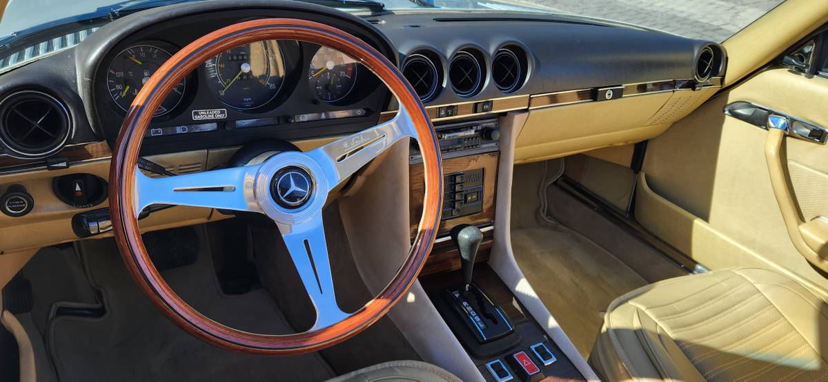 Mercedes-benz-380sl-1981-7