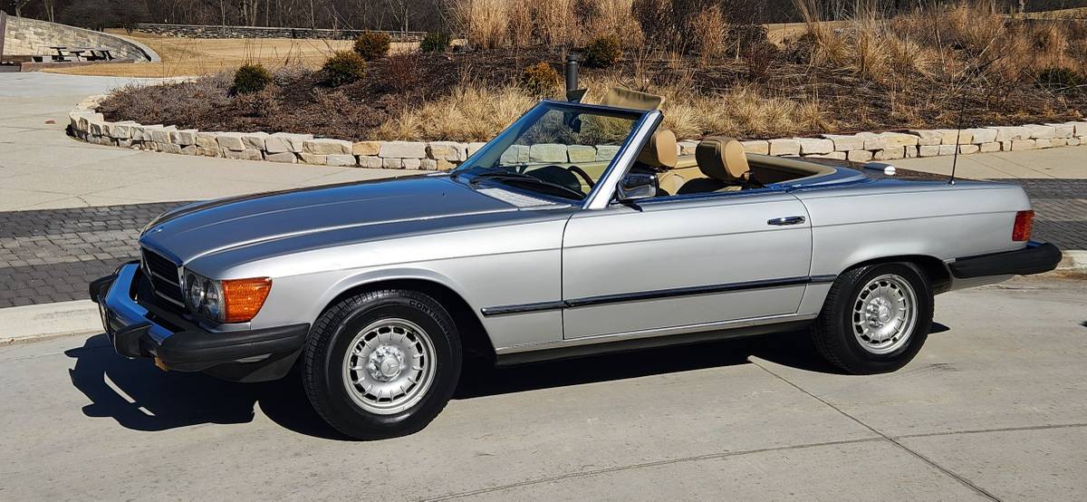 Mercedes-benz-380sl-1981-8