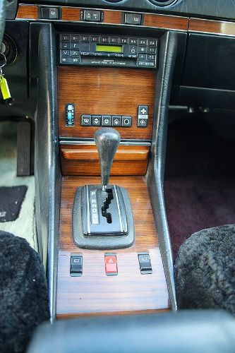 Mercedes-benz-380sl-1982-4
