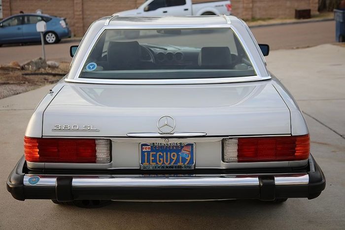 Mercedes-benz-380sl-1982-8