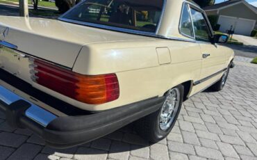Mercedes-benz-380sl-1982-custom-30