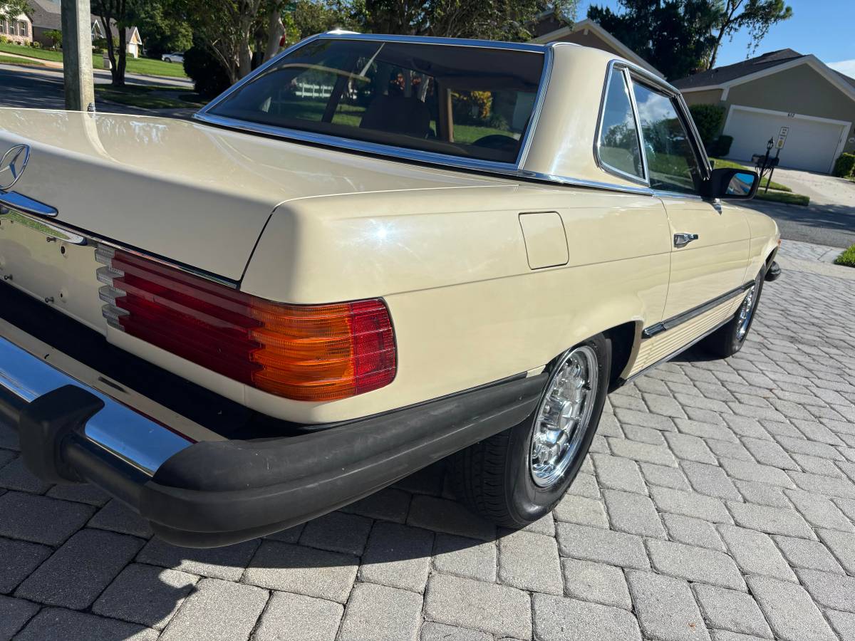 Mercedes-benz-380sl-1982-custom-30