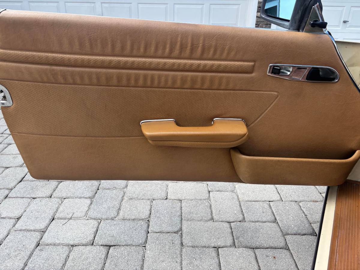 Mercedes-benz-380sl-1982-custom-37