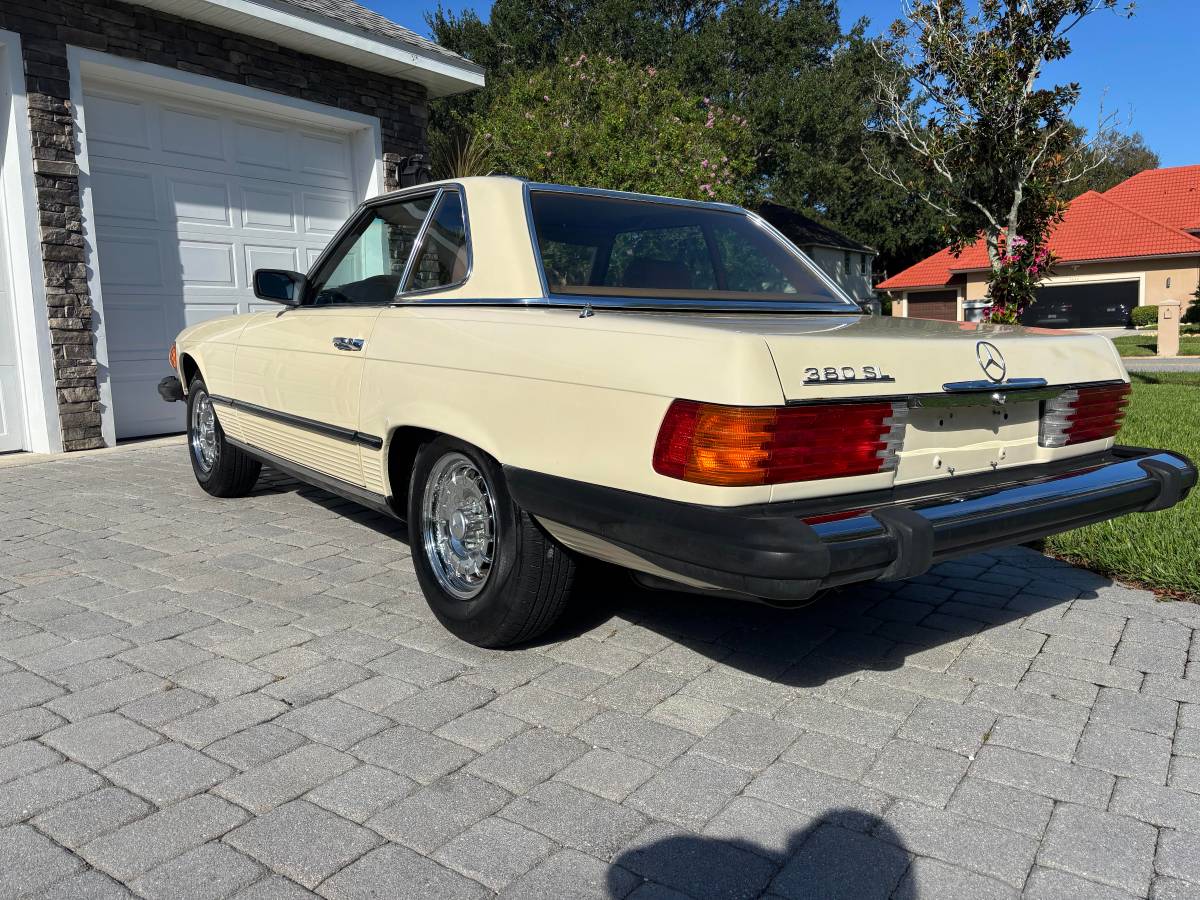 Mercedes-benz-380sl-1982-custom-41