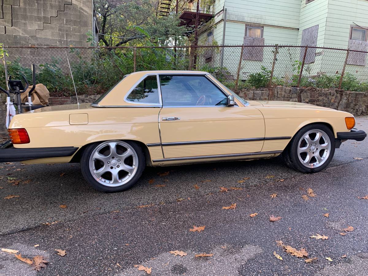 Mercedes-benz-380sl-1982-yellow-9