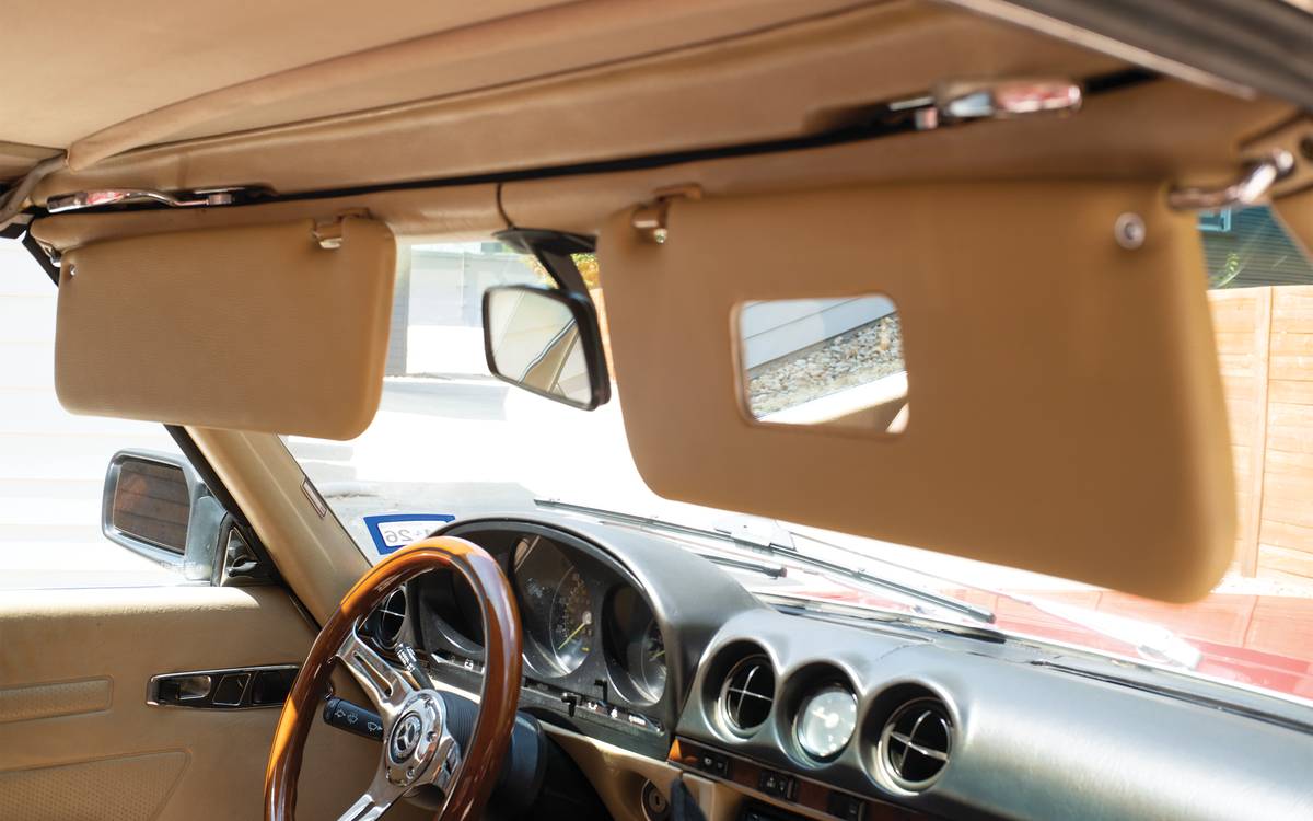 Mercedes-benz-380sl-1985-red-16