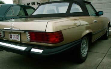 Mercedes-benz-380sl-conertible-1983-2
