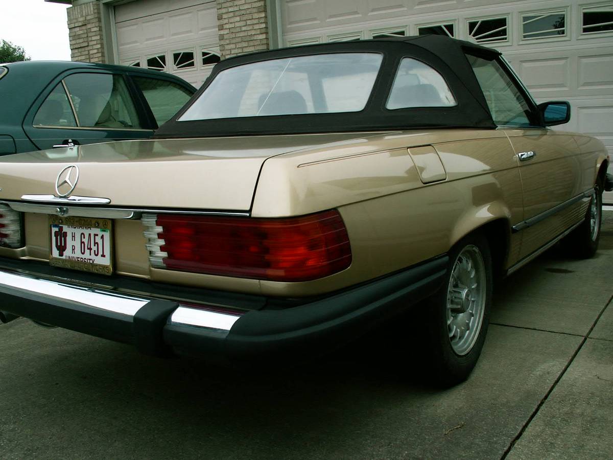 Mercedes-benz-380sl-conertible-1983-2
