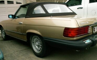 Mercedes-benz-380sl-conertible-1983-3