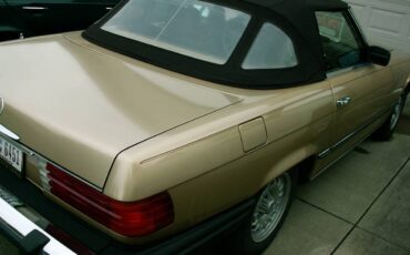 Mercedes-benz-380sl-conertible-1983-4