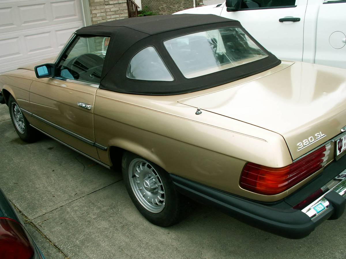 Mercedes-benz-380sl-conertible-1983-6