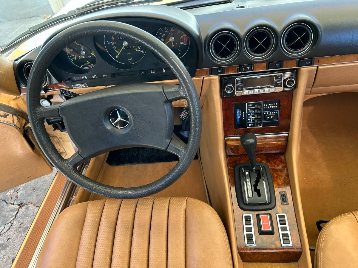 Mercedes-benz-380slc-1981-4