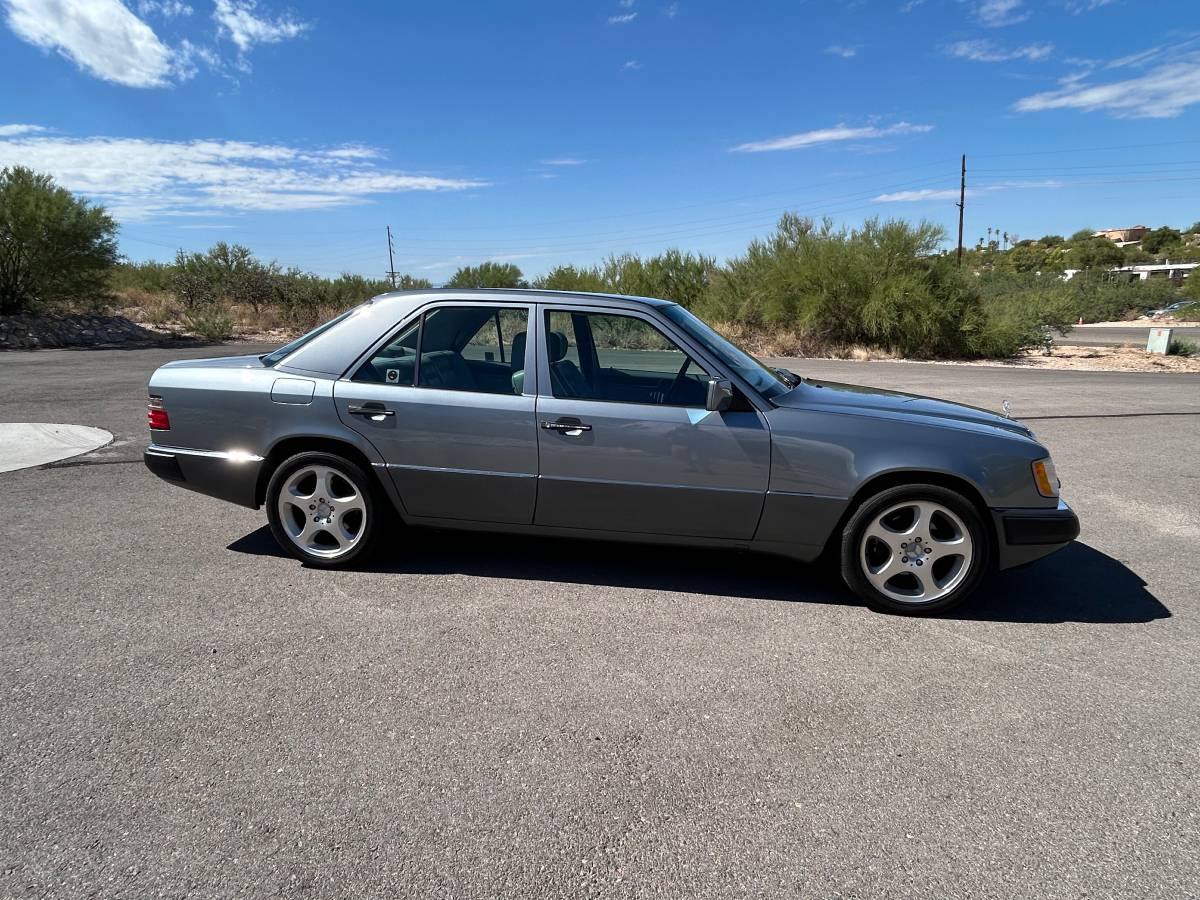 Mercedes-benz-400e-1992-grey-1