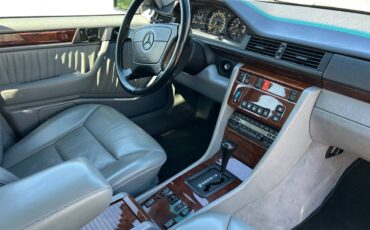 Mercedes-benz-400e-1992-grey-12