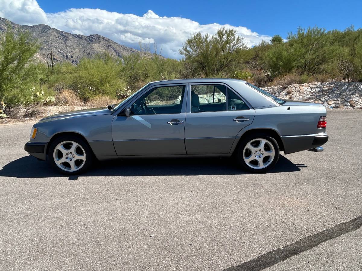 Mercedes-benz-400e-1992-grey-4
