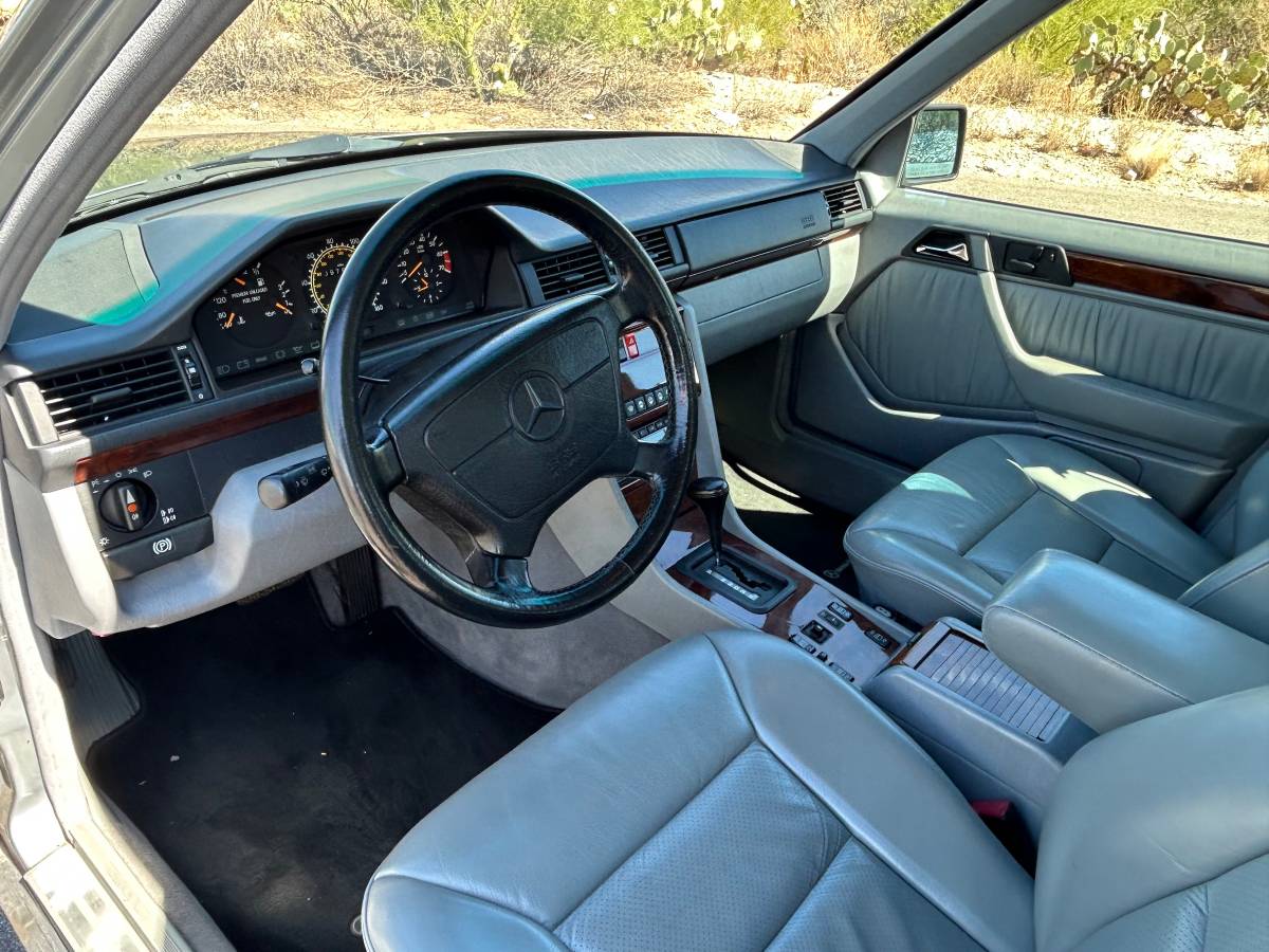 Mercedes-benz-400e-1992-grey-7