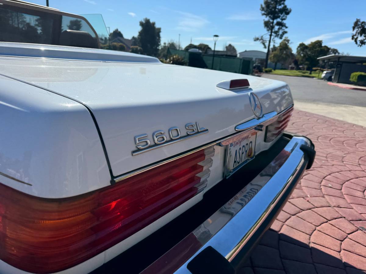 Mercedes-benz-560-1989-white-14